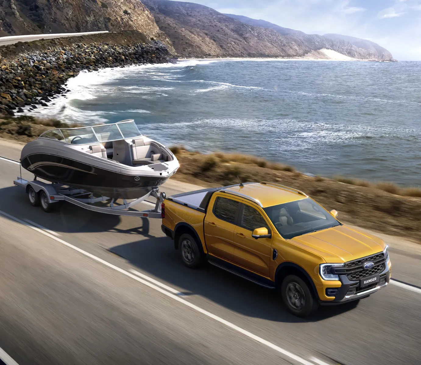 Ford Ranger a rebocar um barco