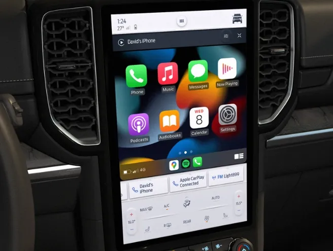 Painel central com apple car play em display