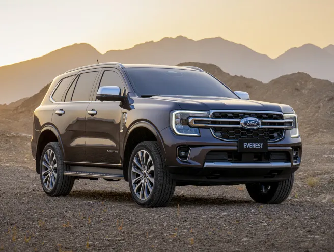Ford Everest Limited dans un environnement montagneux