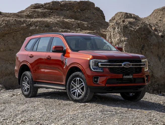 Ford Everest XLT dans un environnement montagneux